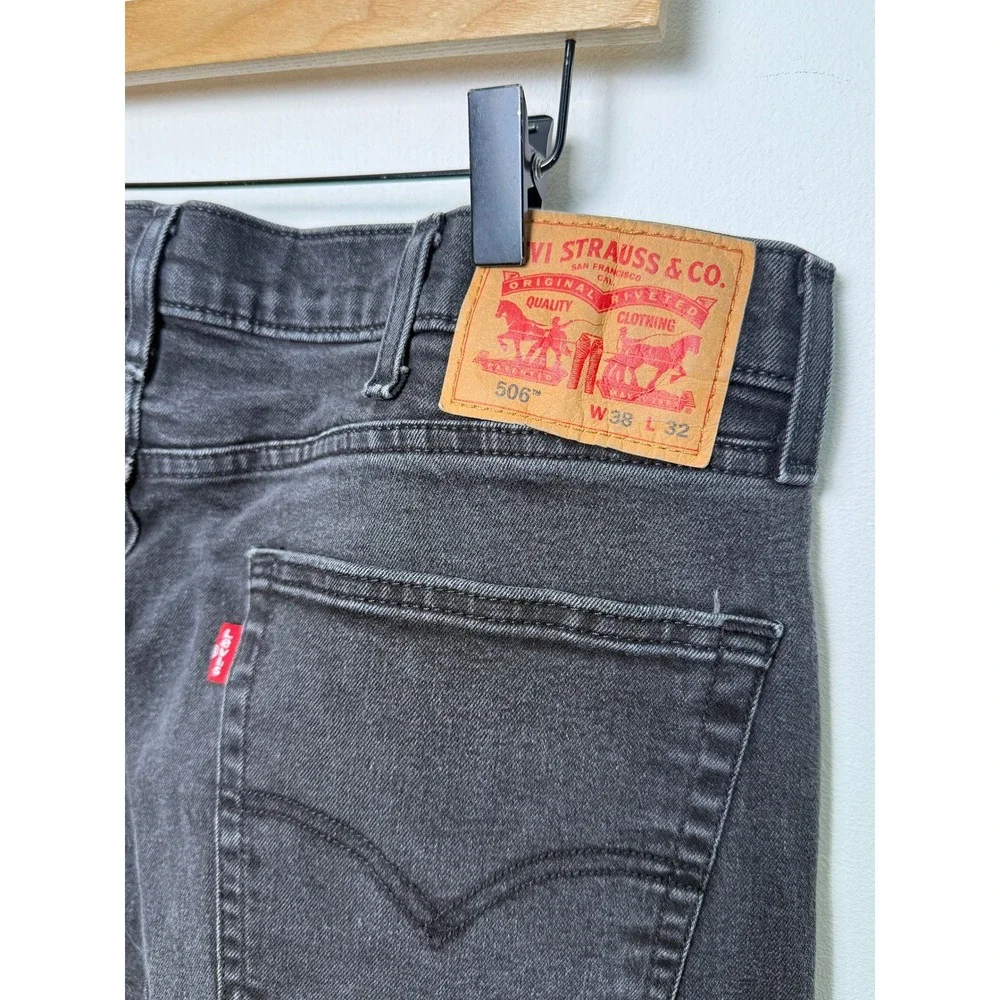 Levis size 38x32